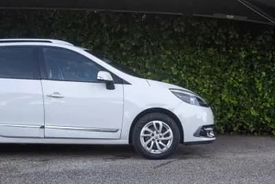 Vendo Renault Grand Scénic 2015 - 12900 EUR, 119300 km - AUTO.MOTO.pt