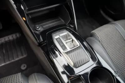 Vendo Peugeot e-208 2023 - 17900 EUR, 25000 km - AUTO.MOTO.pt