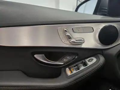 Vendo Mercedes-Benz C 300 2020 - 30980 EUR, 98799 km - AUTO.MOTO.pt