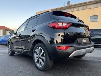 Sell Kia Stonic 2022 - 13750 EUR, 93000 km - AUTO.MOTO.pt