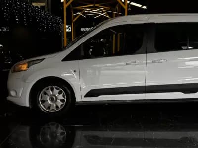 Vendo Ford Tourneo Connect 2015 - 12990 EUR, 204400 km - AUTO.MOTO.pt