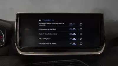 Vendo Peugeot 208 2024 - 16450 EUR, 29000 km - AUTO.MOTO.pt