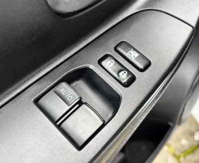 Sell Toyota Yaris 2017 - 11990 EUR, 110000 km - AUTO.MOTO.pt