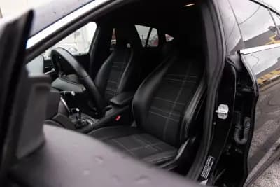 Vendo Mercedes-Benz CLA 180 2015 - 15900 EUR, 158000 km - AUTO.MOTO.pt