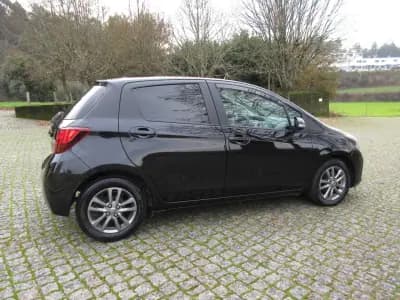 Vendo Toyota Yaris 2016 - 12990 EUR, 151000 km - AUTO.MOTO.pt