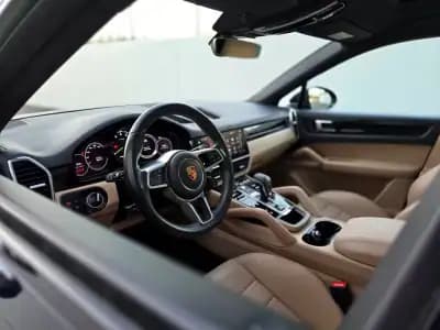 Vendo Porsche Cayenne Coupé 2021 - 89900 EUR, 57000 km - AUTO.MOTO.pt