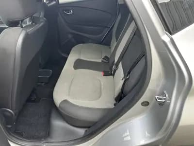 Vendo Renault Captur 2016 - 13490 EUR, 143000 km - AUTO.MOTO.pt