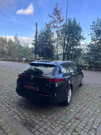 Vendo Renault Mégane Break 2022 - 17500 EUR, 116925 km - AUTO.MOTO.pt