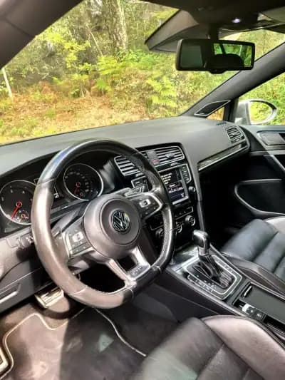 Vendo Volkswagen Golf 2015 - 16990 EUR, 218000 km - AUTO.MOTO.pt