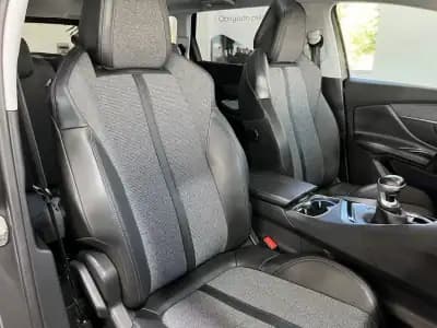 Vendo Peugeot 5008 2017 - 22500 EUR, 161123 km - AUTO.MOTO.pt