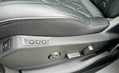 Vendo Peugeot 3008 2023 - 28890 EUR, 27600 km - AUTO.MOTO.pt