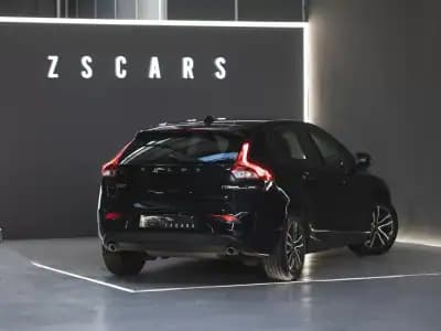 Vendo Volvo V40 2019 - 15990 EUR, 101000 km - AUTO.MOTO.pt