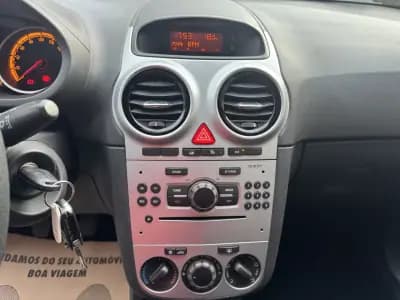 Vendo Opel Corsa 2013 - 7750 EUR, 122000 km - AUTO.MOTO.pt