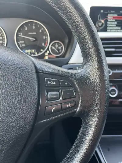 Vendo BMW 318 2015 - 13900 EUR, 260000 km - AUTO.MOTO.pt