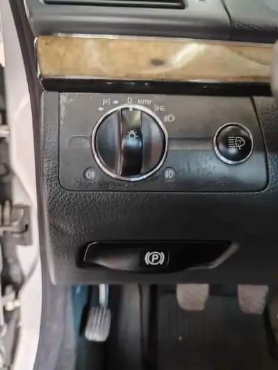 Vendo Mercedes-Benz E 220 2003 - 5500 EUR, 500000 km - AUTO.MOTO.pt