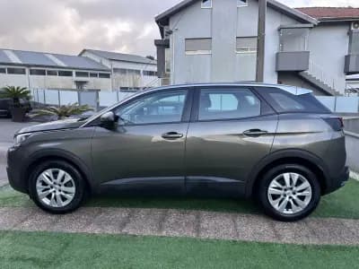 Vendo Peugeot 3008 2019 - 13900 EUR, 180000 km - AUTO.MOTO.pt