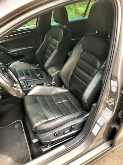 Vendo Volkswagen Golf 2015 - 16990 EUR, 218000 km - AUTO.MOTO.pt