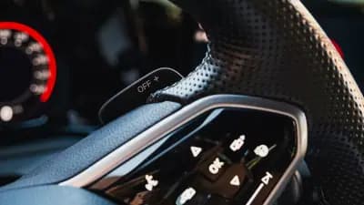 Sell Volkswagen Golf 2020 - 33000 EUR, 66500 km - AUTO.MOTO.pt