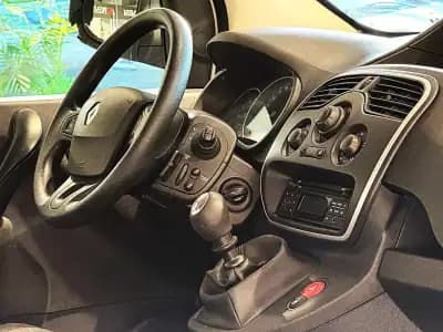 Vendo Renault Kangoo 2021 - 10990 EUR, 174000 km - AUTO.MOTO.pt