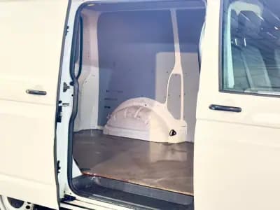 Sell Volkswagen Transporter 2018 - 18900 EUR, 174120 km - AUTO.MOTO.pt