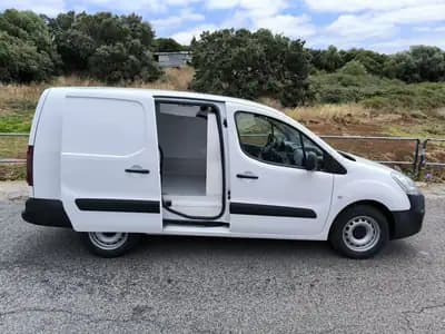 Sell Citroën Berlingo 1.6 HDI L2 3L FRIO + ISOTERMICA 2016 - 14950 EUR, 292742 km - AUTO.MOTO.pt