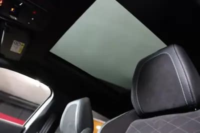 Vendo Peugeot 2008 2021 - 23900 EUR, 30000 km - AUTO.MOTO.pt