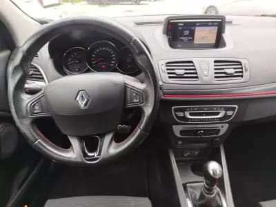 Vendo Renault Mégane Sport Tourer 2015 - 11750 EUR, 143765 km - AUTO.MOTO.pt