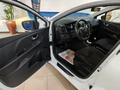 Vendo Renault Clio 2019 - 10990 EUR, 99000 km - AUTO.MOTO.pt