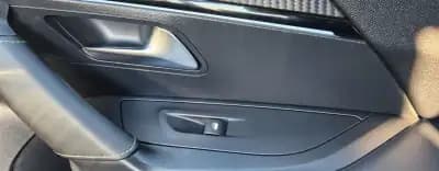 Vendo Peugeot e-2008 2020 - 17450 EUR, 154779 km - AUTO.MOTO.pt