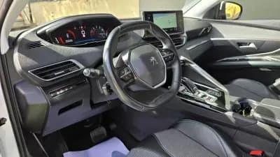 Vendo Peugeot 3008 2021 - 21750 EUR, 48400 km - AUTO.MOTO.pt