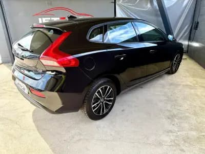 Vendo Volvo V40 2017 - 17490 EUR, 131420 km - AUTO.MOTO.pt