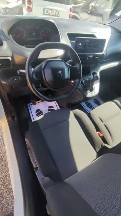 Sell Peugeot Partner 2021 - 12499 EUR, 217978 km - AUTO.MOTO.pt