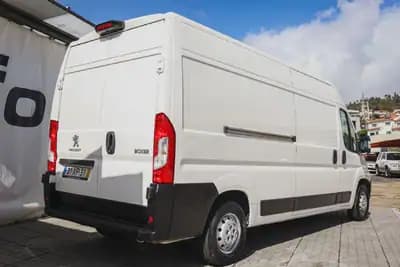 Sell Peugeot Boxer 335 L3H2 BLUEHDI 130 PREMIUM 2019 - 18700 EUR, 208000 km - AUTO.MOTO.pt
