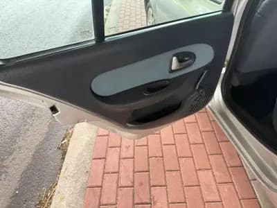 Vendo Renault Clio 2005 - 3990 EUR, 149000 km - AUTO.MOTO.pt