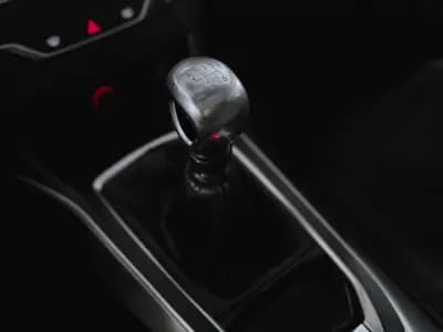 Sell Peugeot 308 2013 - 12990 EUR, 158740 km - AUTO.MOTO.pt