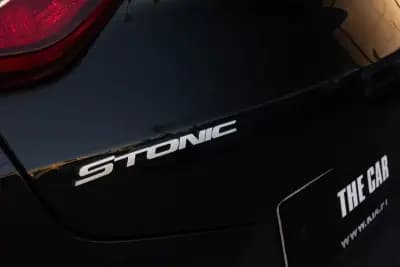 Sell Kia Stonic 2022 - 13999 EUR, 93000 km - AUTO.MOTO.pt