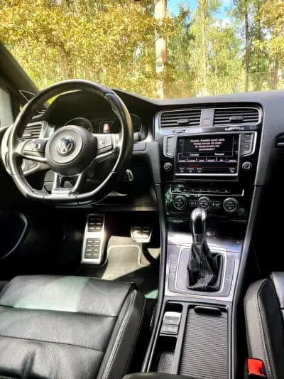 Vendo Volkswagen Golf 2015 - 16990 EUR, 218000 km - AUTO.MOTO.pt