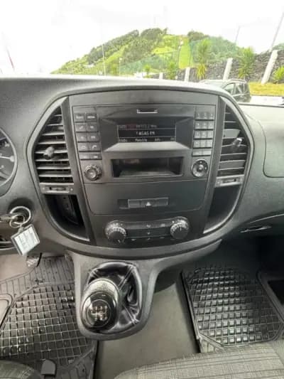 Vendo Mercedes-Benz Vito Tourer 2015 - 28490 EUR, 196000 km - AUTO.MOTO.pt