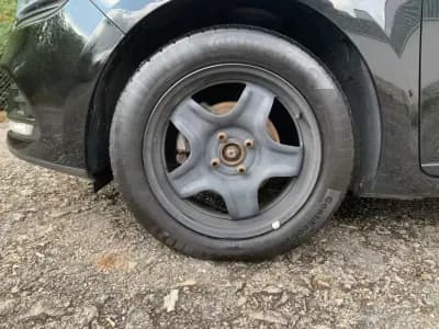 Vendo Renault Clio Sport Tourer 2019 - 13999 EUR, 127245 km - AUTO.MOTO.pt