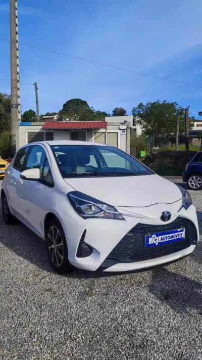 Vendo Toyota Yaris 2020 - 12579 EUR, 190178 km - AUTO.MOTO.pt