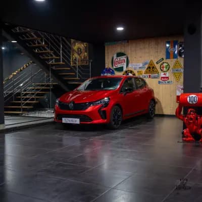 Vendo Renault Clio 2025 - 17900 EUR, 6300 km - AUTO.MOTO.pt