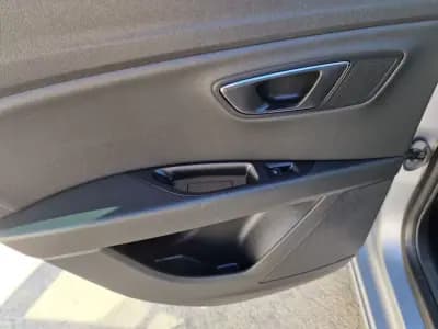 Sell SEAT Leon ST 2017 - 14999 EUR, 140289 km - AUTO.MOTO.pt