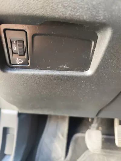 Sell Citroën C4 2015 - 9980 EUR, 157000 km - AUTO.MOTO.pt