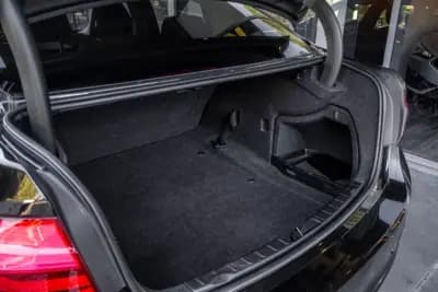 Vendo BMW 318 2015 - 16900 EUR, 246569 km - AUTO.MOTO.pt