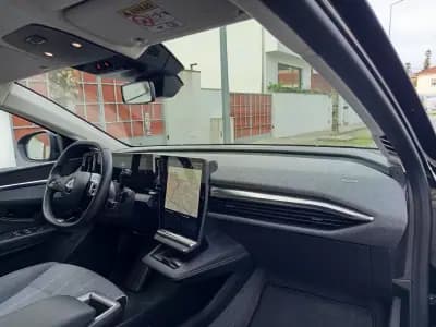 Vendo Renault Mégane E-Tech 2023 - 23490 EUR, 64900 km - AUTO.MOTO.pt