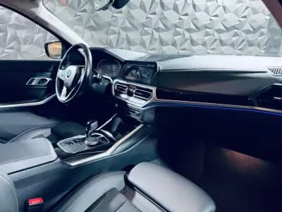 Vendo BMW 318 2021 - 34990 EUR, 23310 km - AUTO.MOTO.pt