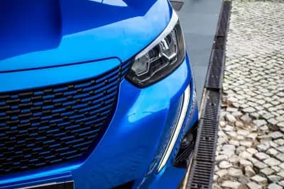 Vendo Peugeot e-2008 2021 - 20850 EUR, 59500 km - AUTO.MOTO.pt