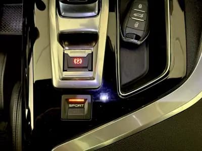 Sell Peugeot 3008 2018 - 20000 EUR, 163500 km - AUTO.MOTO.pt