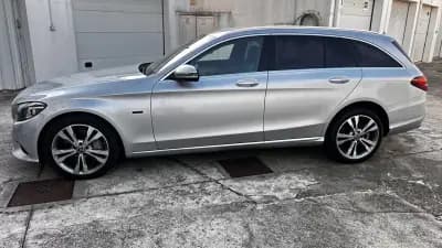 Vendo Mercedes-Benz C 300 2021 - 27500 EUR, 201000 km - AUTO.MOTO.pt
