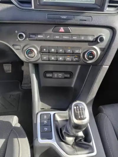 Sell Kia Sportage 2018 - 18900 EUR, 124000 km - AUTO.MOTO.pt